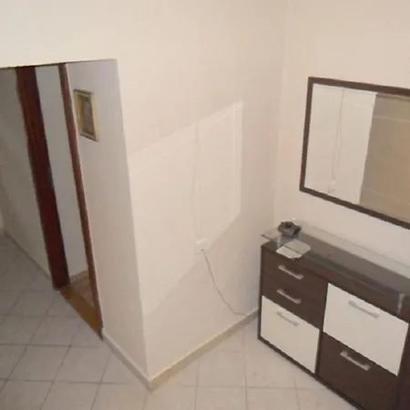Apartment Dita Nin Exterior photo
